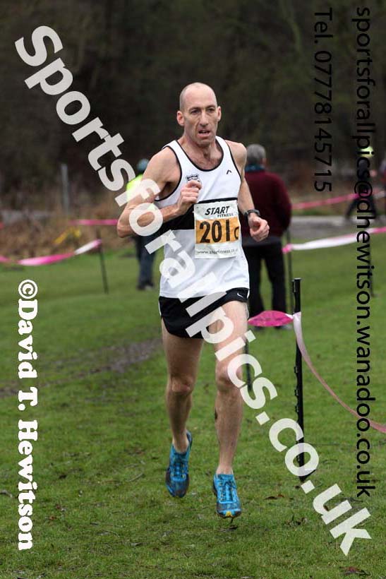 Mens veterans Durham Cathedral Cross Country Relays, Maiden Castle, Durham. Photo: David T. Hewitson/Sports for All Pics